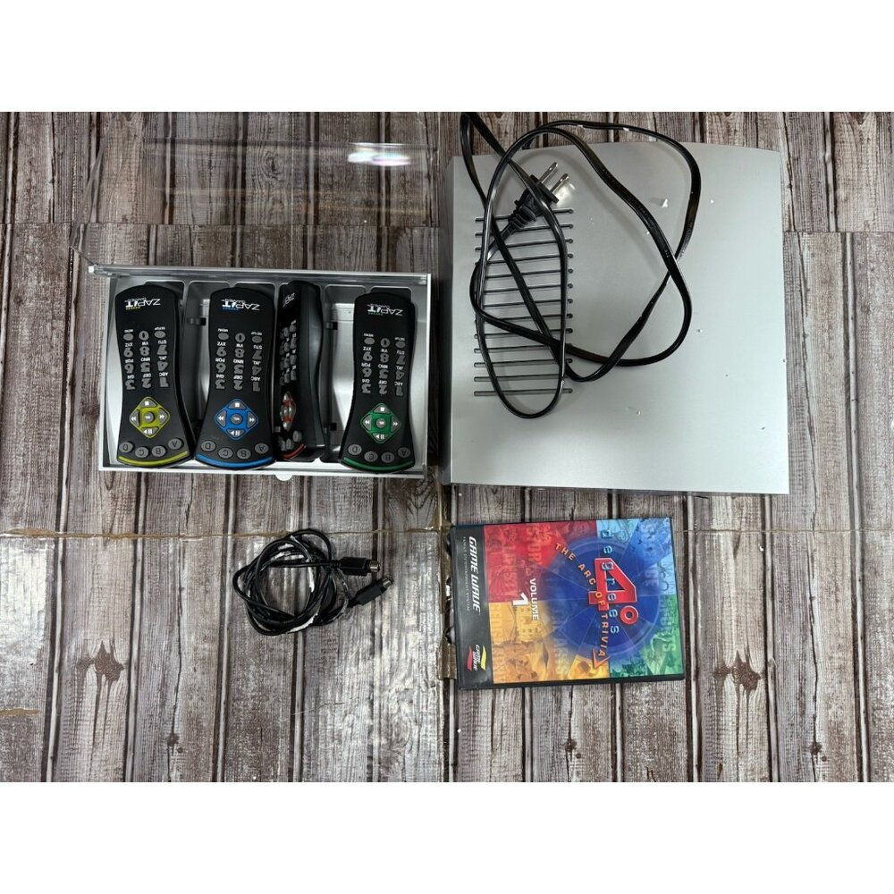 Game Wave Console + 4 Wireless Remotes + 1 4 Degrees Vol 1 **Parts Only Read